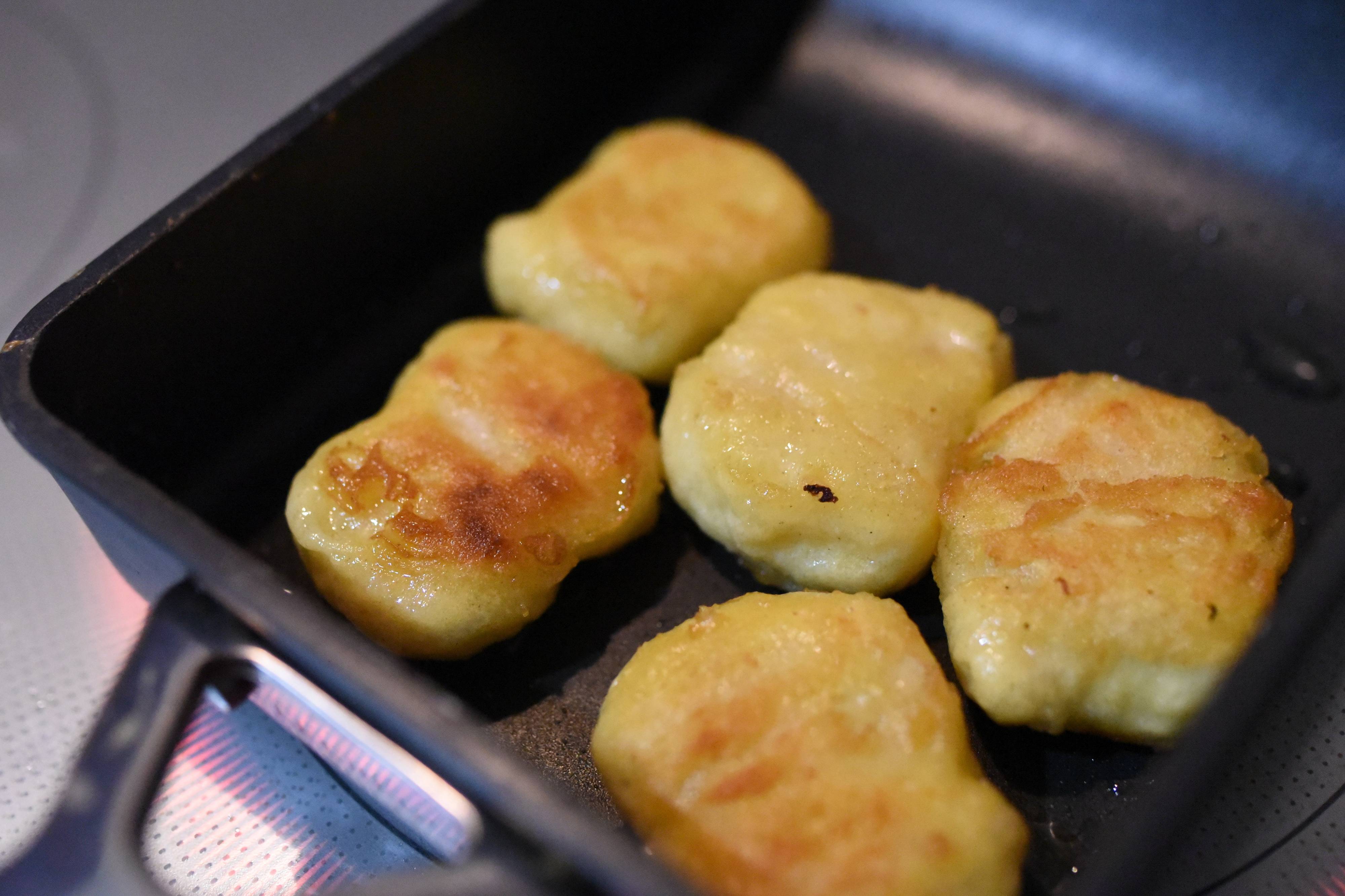 お弁当のおかずに、忙しい朝でも簡単に調理できます。