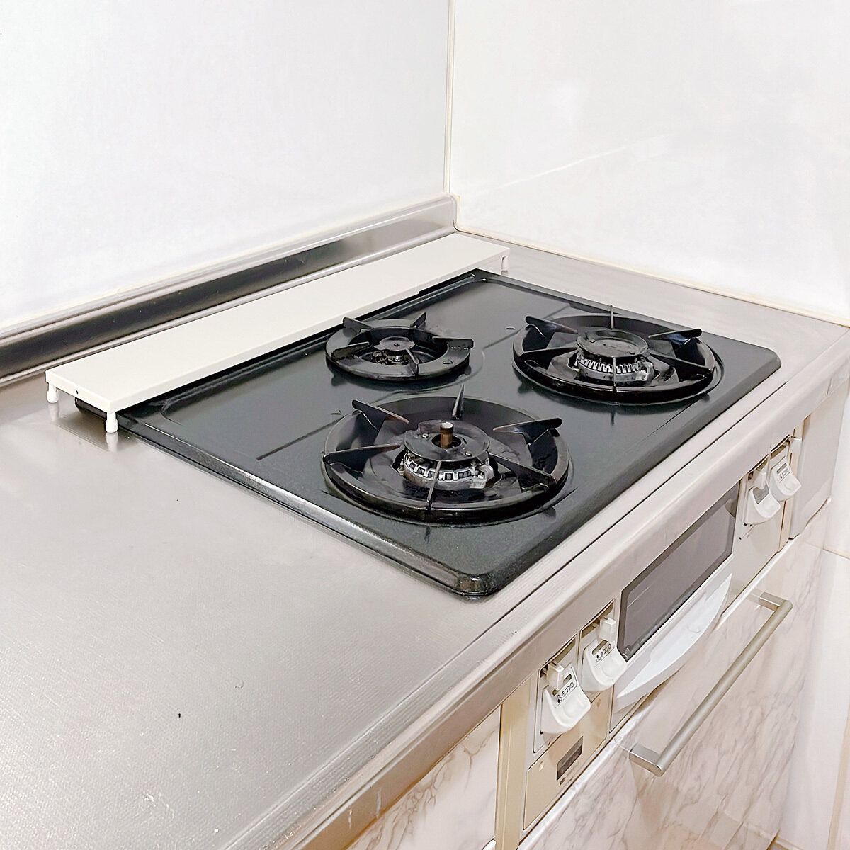 コンロ周りは何も置かない