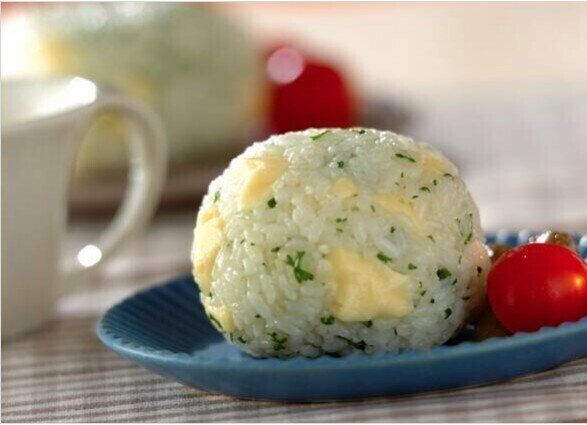 パセリとチーズのオイルおにぎり