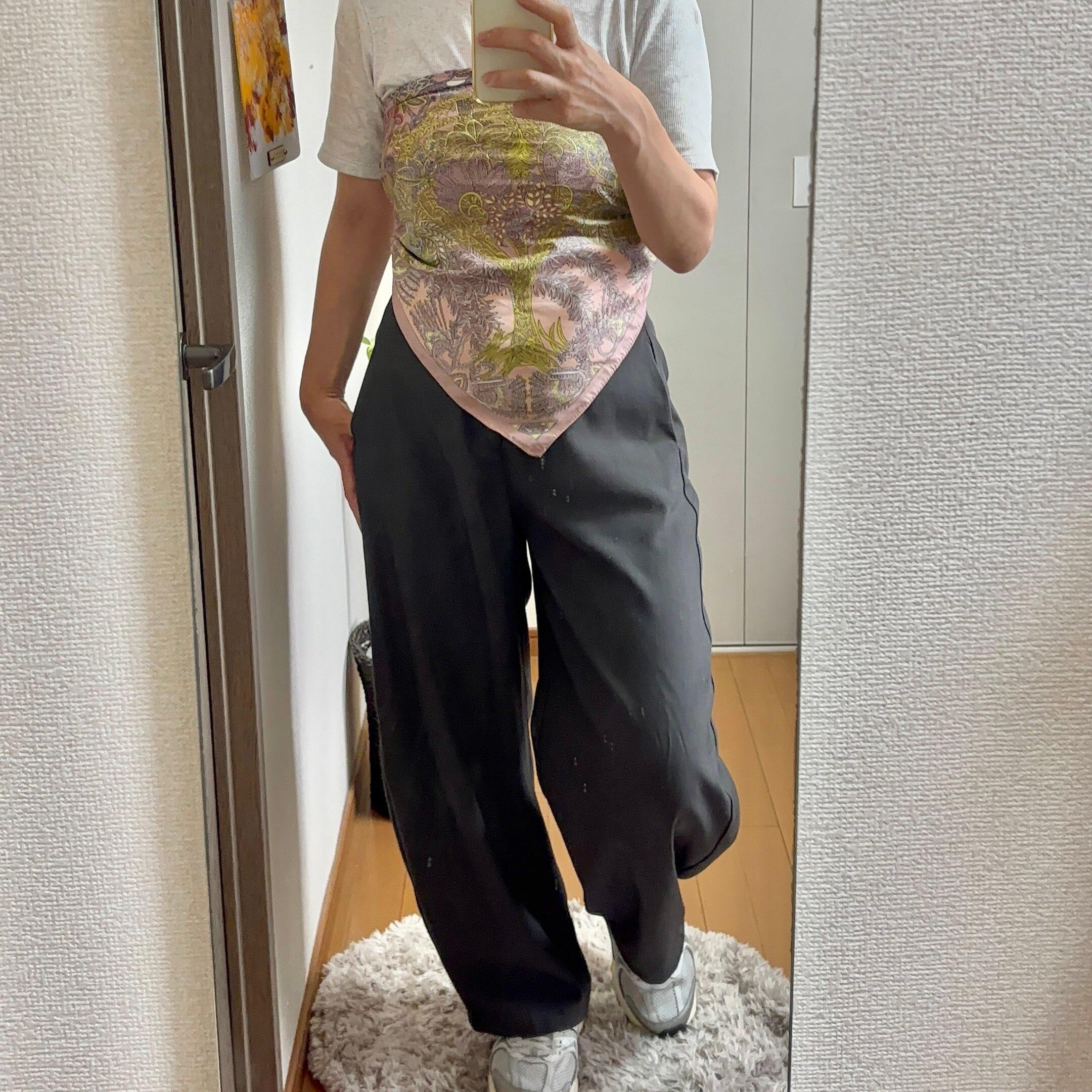 スカーフをビスチェ風にしたコーデ