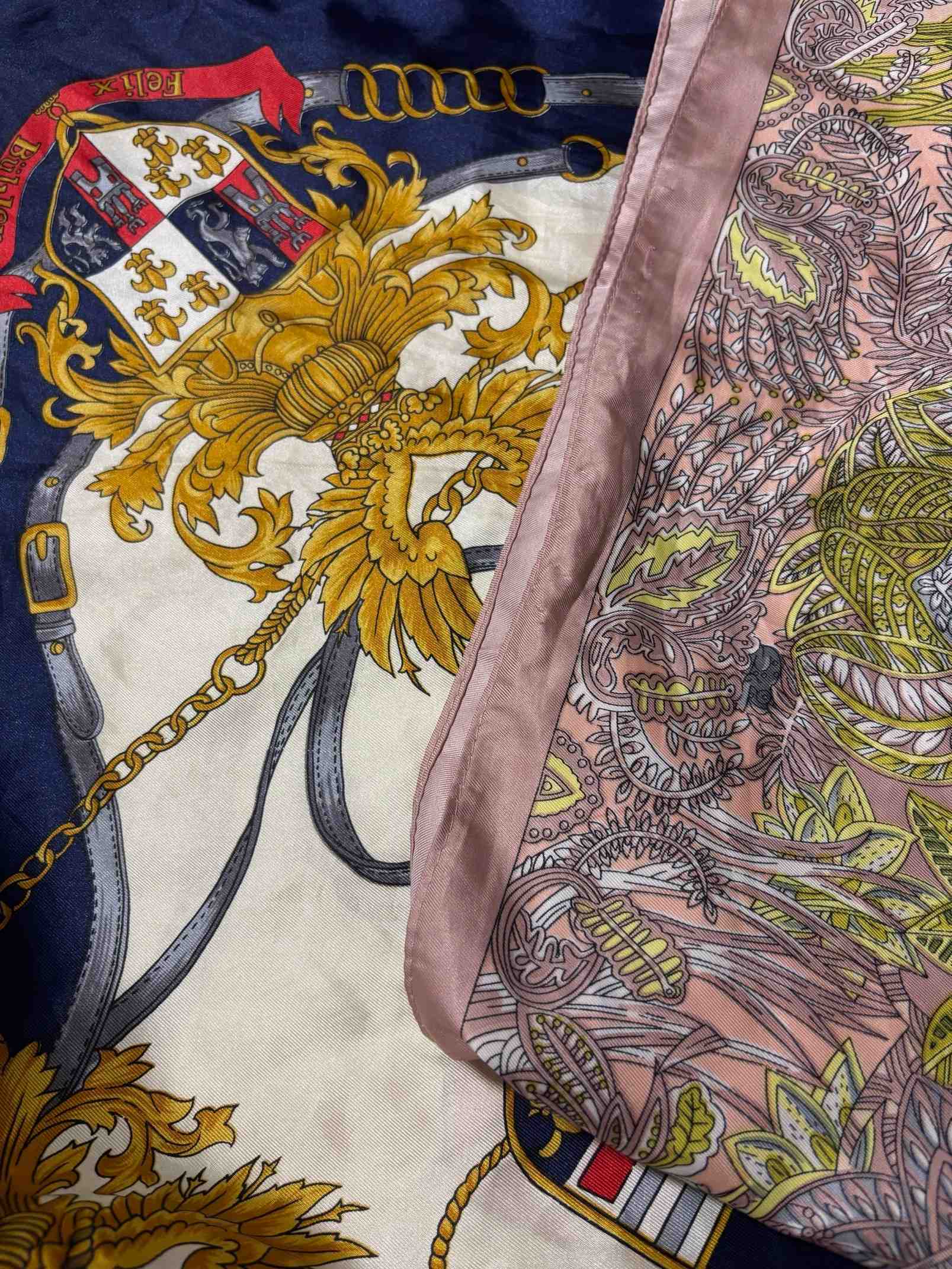 ふたつのスカーフ