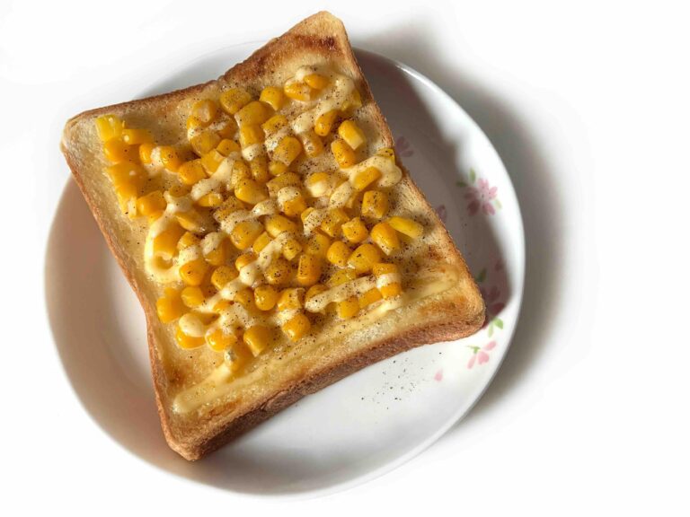 【再現レシピ】まるで菓子パン？！背徳のコーンマヨパンを食パンで作ってみた