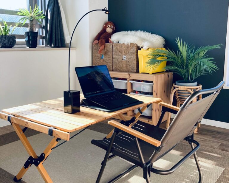 屋外専用なんてもったいない！アウトドア家具が部屋に馴染む方法・３選