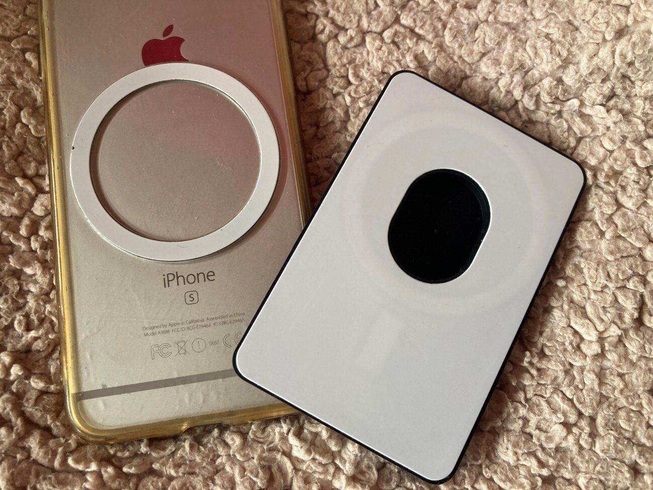 【ダイソー】スマホが便利すぎてうっかり財布を忘れちゃう…という悩みがある人は買って！