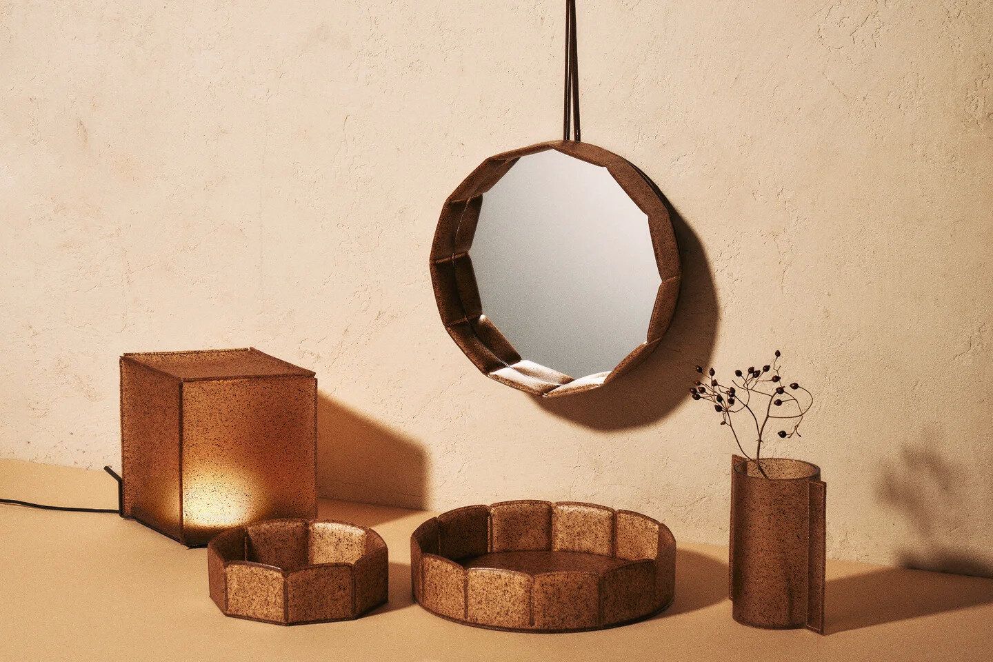 りんごの搾りかすから生まれた新素材「Adam」、暮らしにまつわる新商品4点を発表。