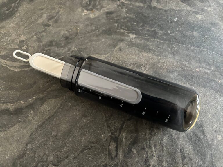 【無印で買うが正解】逆さに乾かすよりも早く乾燥する！水筒が手放せない季節、水筒を素早く乾かすアイテムが優秀すぎ