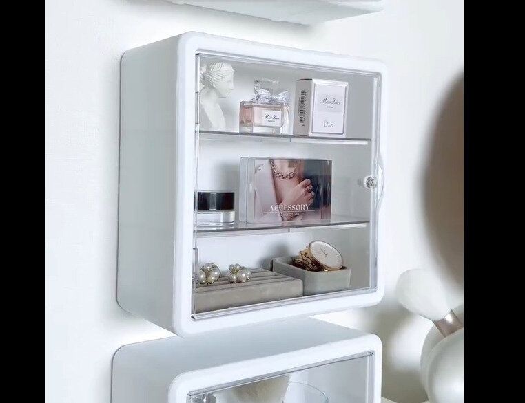 【ダイソー】かわいくて高見え!壁にも付けられるコレクションボックス