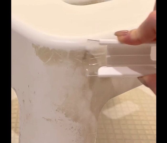 【ダイソー】インスタでバズってた！曲がるスクレーパー