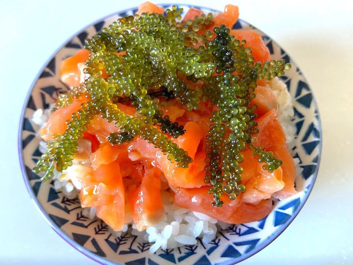 海鮮丼に海ぶどう