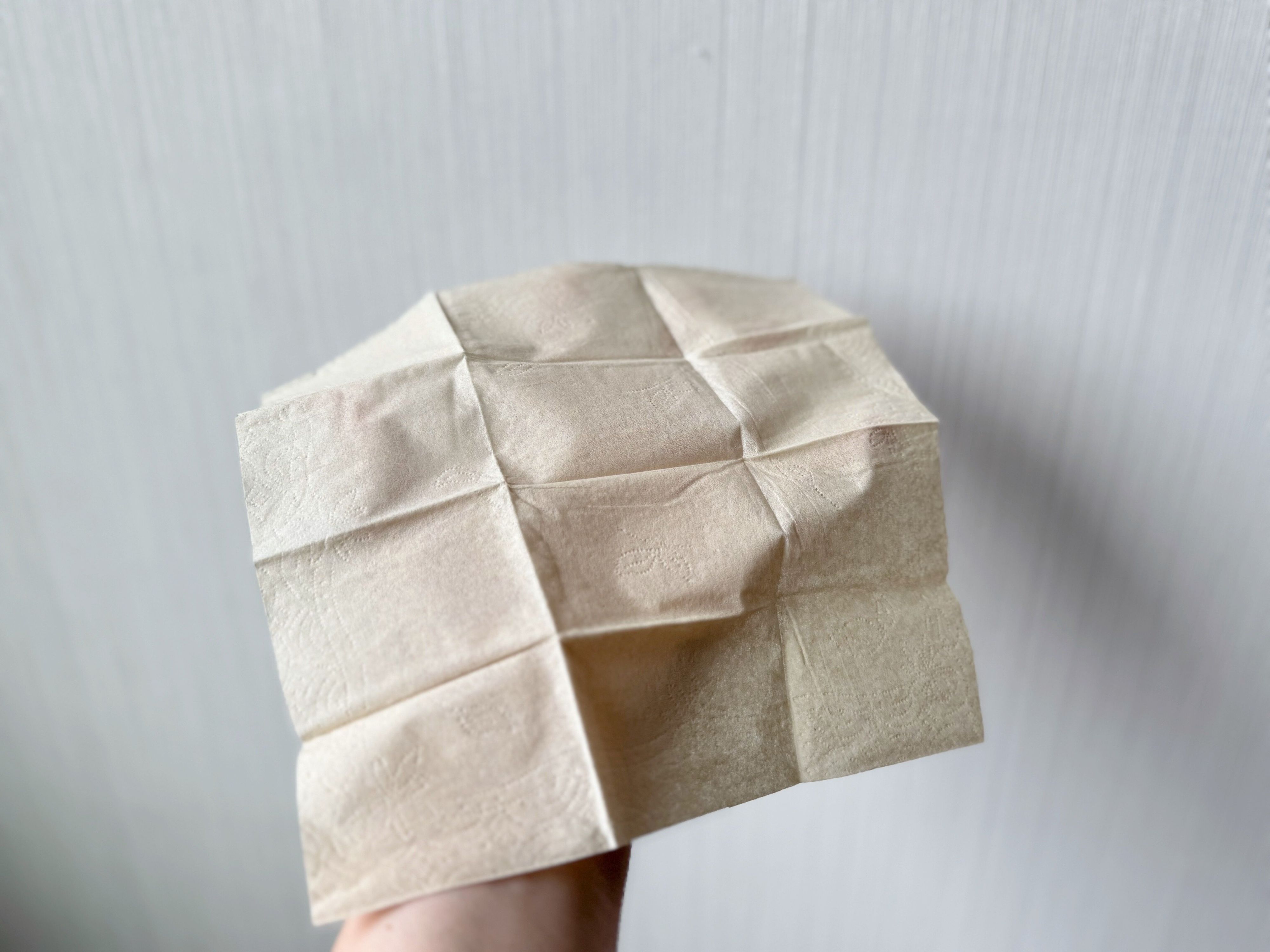 2.竹パルプ60%配合 環境にやさしいペーパーハンカチ