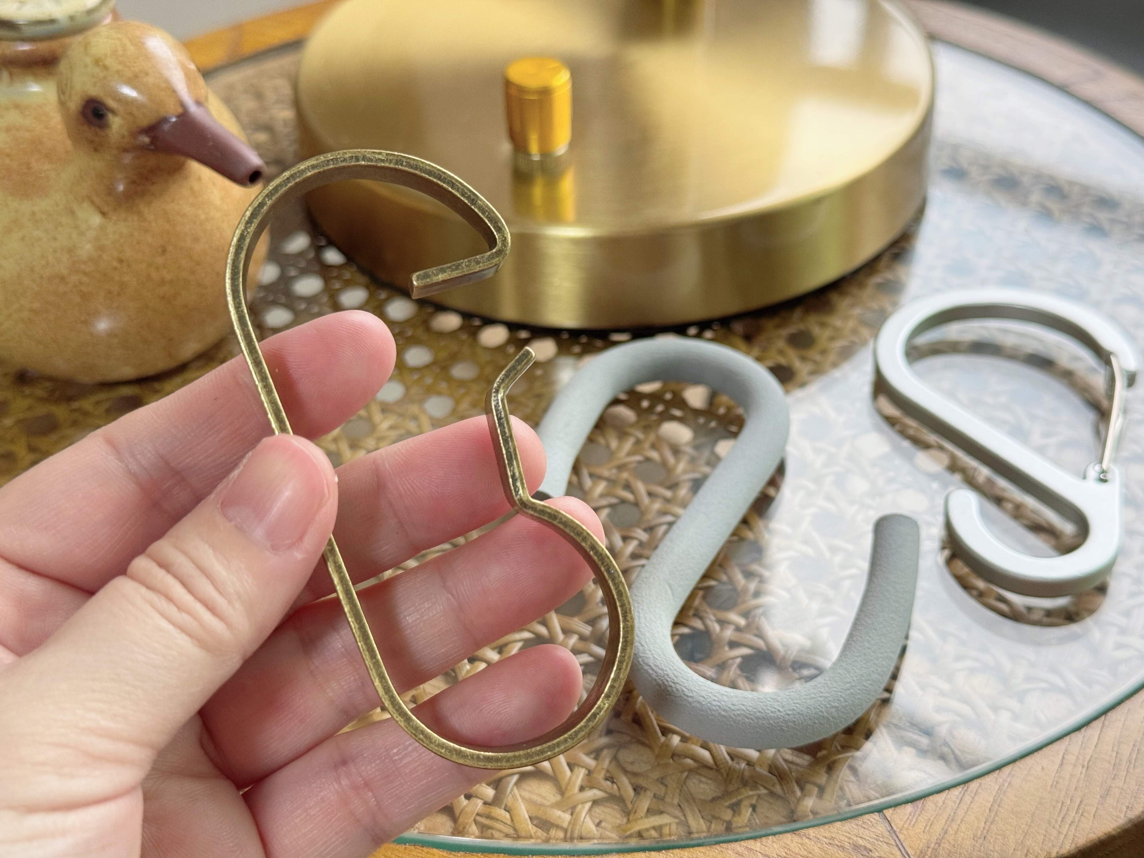 飛ぶように売れてる【セリア】「高見えかわいい!」「あえて見せたい」超優秀人気グッズ3選