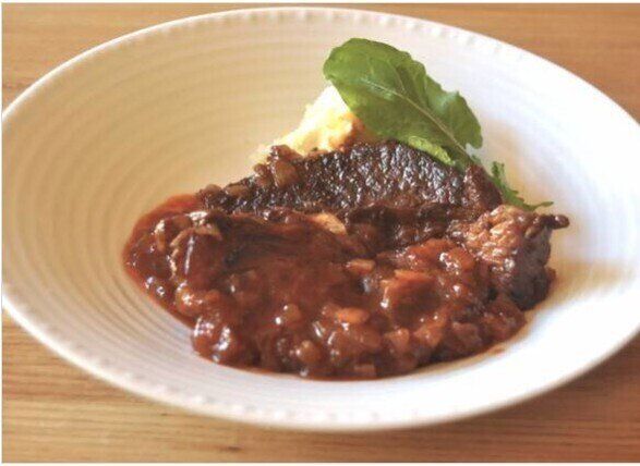 牛すね肉の人気レシピ25選!簡単なやわらか煮込み・洋風・和風