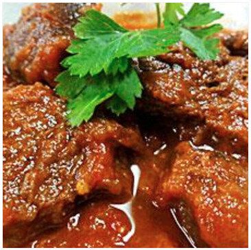 圧力鍋に突っ込むだけ、牛すね肉のトマト煮込み