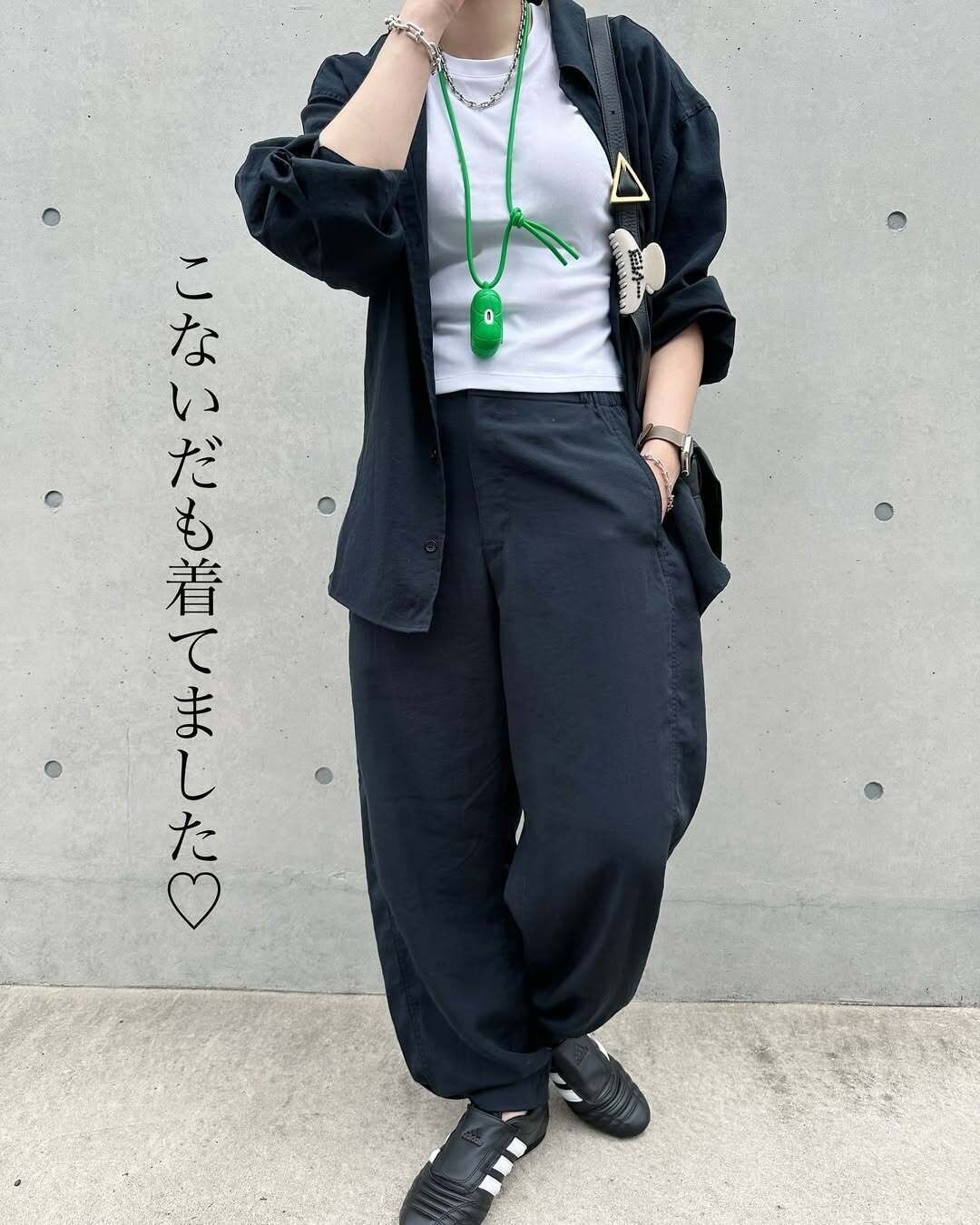 【ユニクロ】プチバズリ中の「最新Tシャツ」サイズ感や着こなしをチェック