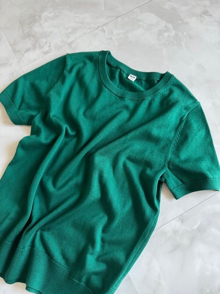 ユニクロ　UVカットクルーネックセーター半袖