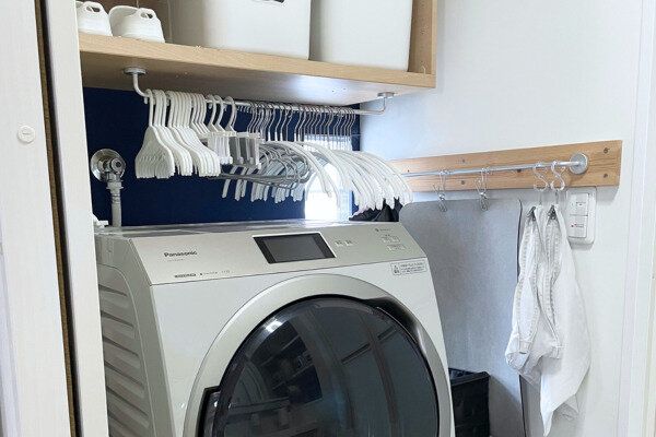 洗濯機上のハンガー