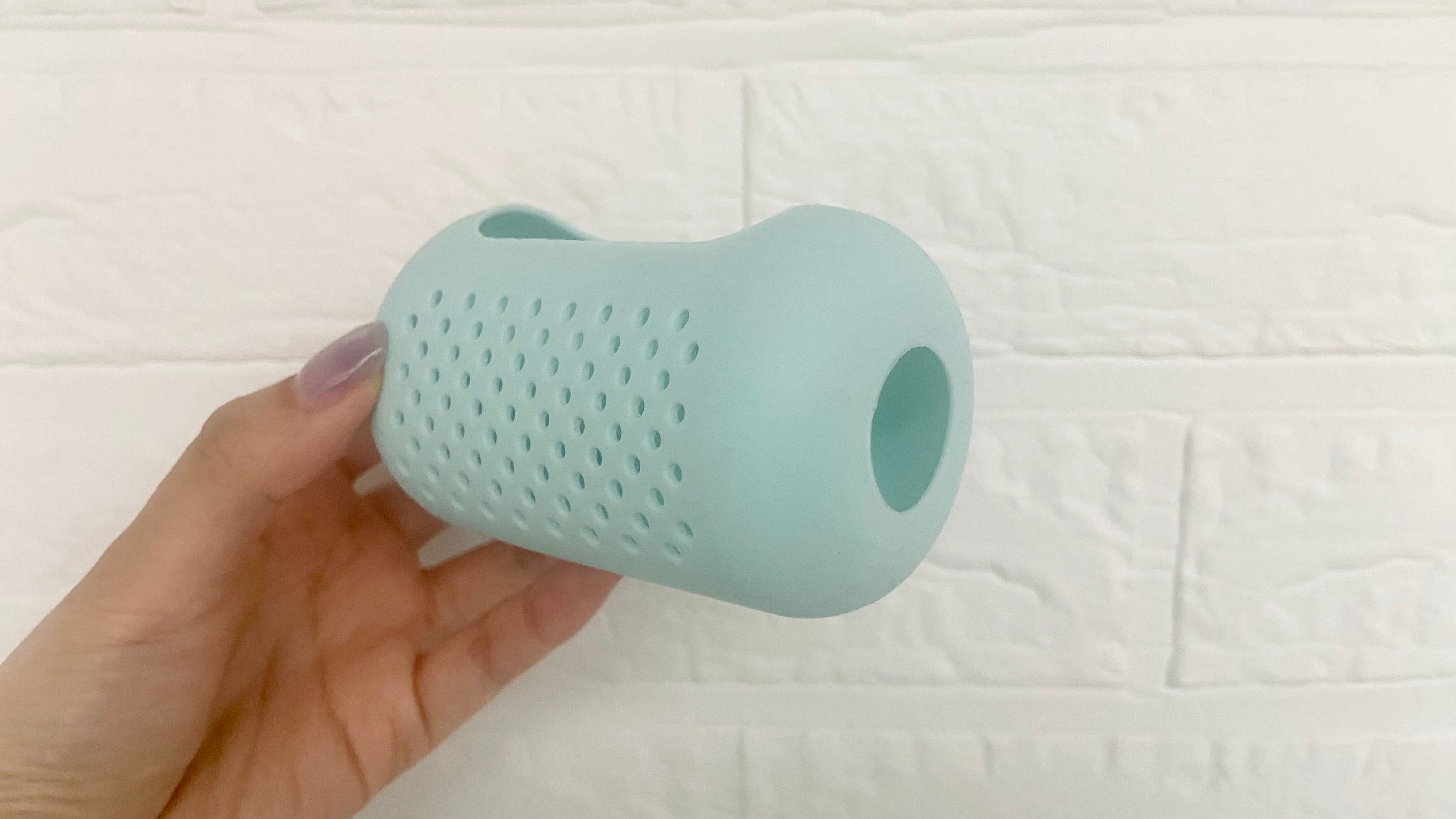 スリーピー THREEPPY  クールタオル（シリコーンケース付、柄A） JANコード：4550480747637