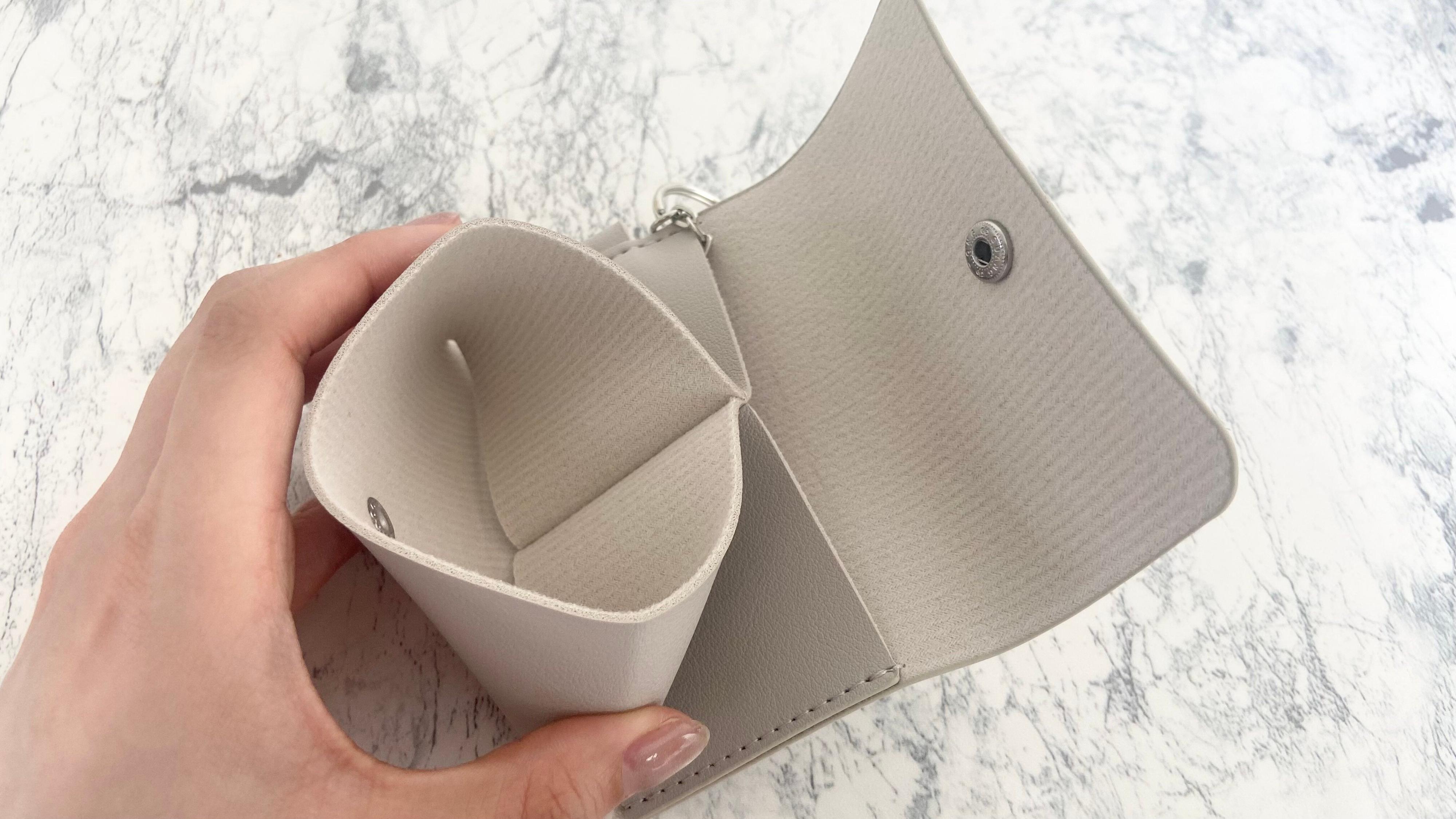 レザー調マルチウォレットケース（キーリング付、ベーシック）JANコード：4550480686240