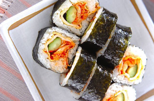 ゴマ油香る!キムチチーズの韓国風のり巻き(キンパ)