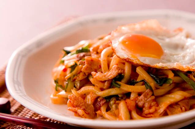 豚キムチの焼きうどん