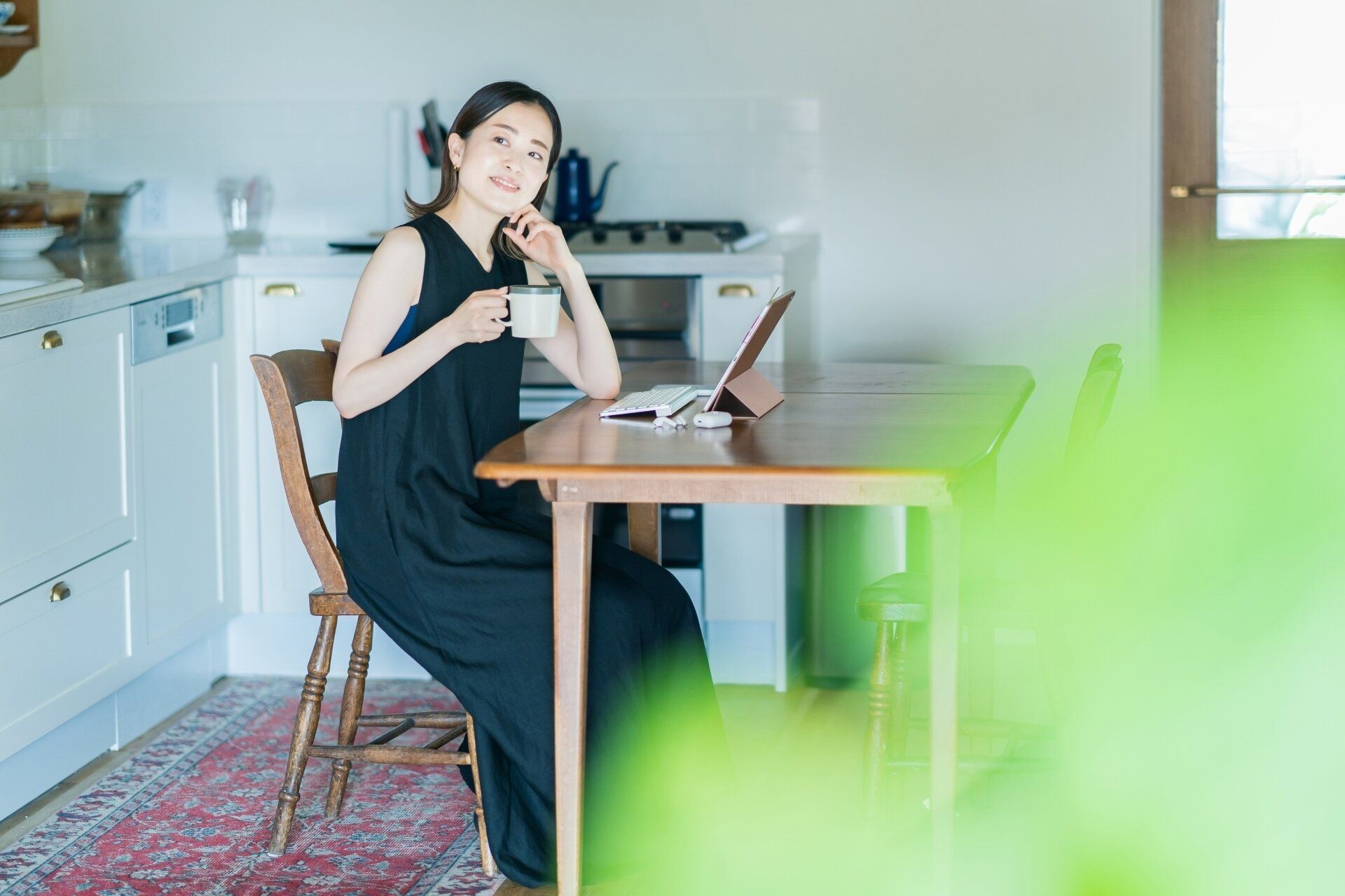 珈琲を飲む女性