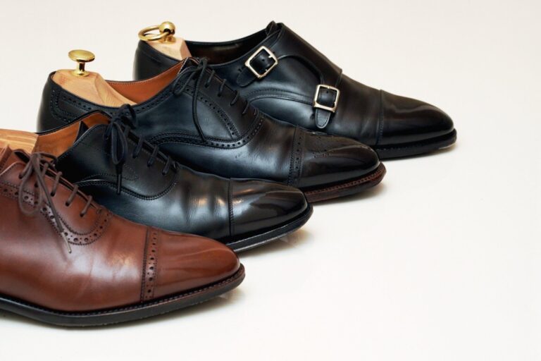 メンズのカジュアルスタイルにおすすめの革靴10選＆コーデ例3選《2025》