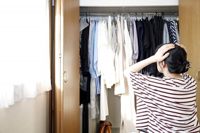 片づけのプロ直伝！クローゼットをスッキリさせるために最初に捨てるべきものとは？