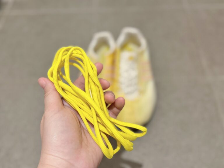 「古い靴の靴紐」は捨てないで！じつはまだまだ活用できるんです！