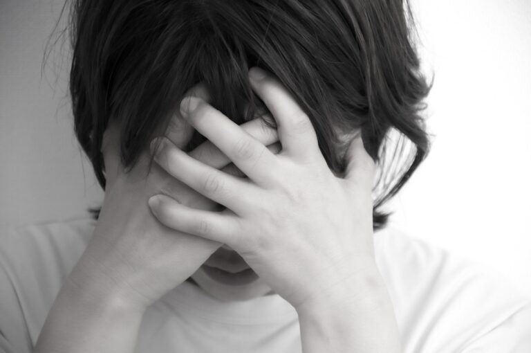 イライラが止まらくなったり、筋力が低下したりするリスクも!?じつは不足すると怖い栄養素とは