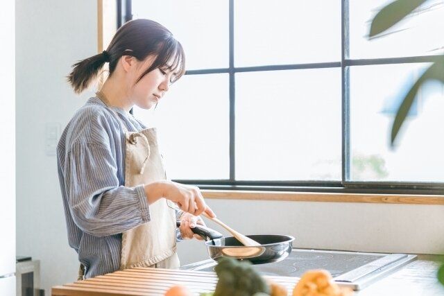 火を使う時間を1分でも減らして光熱費も節約！やってしまいがちな夏のNG行動を出張料理人が解説