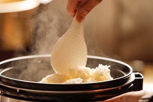 炊飯器の利用でやってはいけない行動4選「時短や節約のつもりがじつはNGに⁉」意外な理由とおすすめ解決策