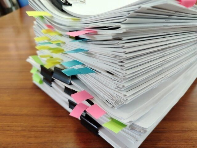 紙の山から解放される！こんまりメソッドで書類をスッキリ片付ける3つのステップ！