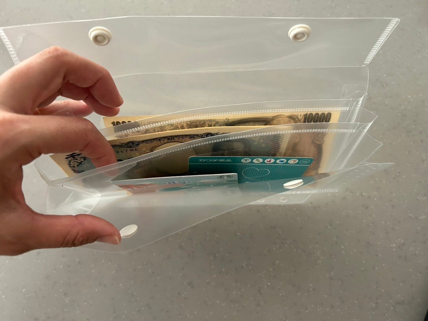 【セリア】収納ポーチは「自分でつくる」がおすすめ！セリアアイテムを組みあせて理想の収納を