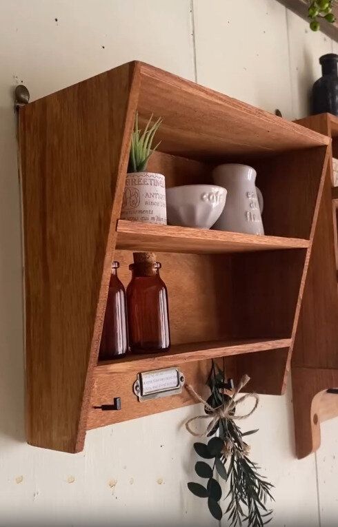 【ダイソー】向きをかけて壁掛け収納にアレンジ