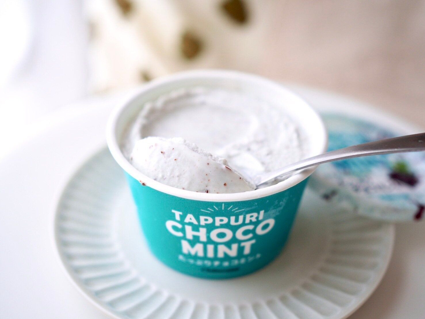 シャトレーゼ「たっぷりチョコミント」スプーン写真