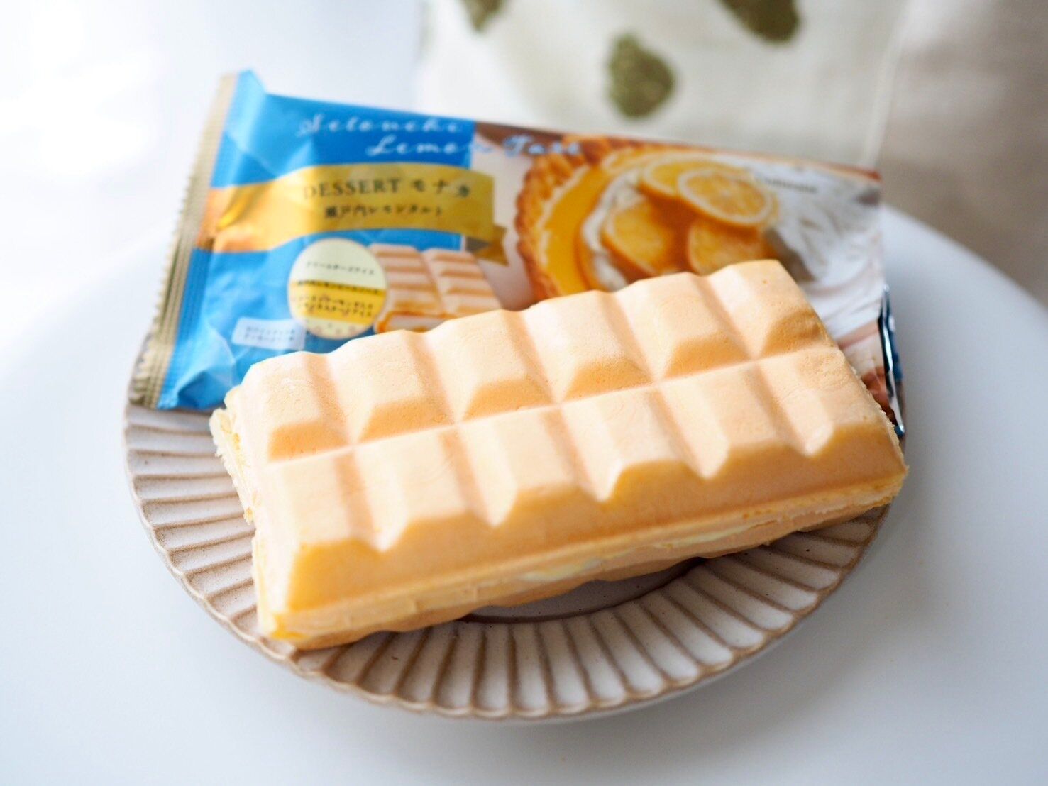 シャトレーゼ「DESSERTモナカ　瀬戸内レモンタルト」商品写真