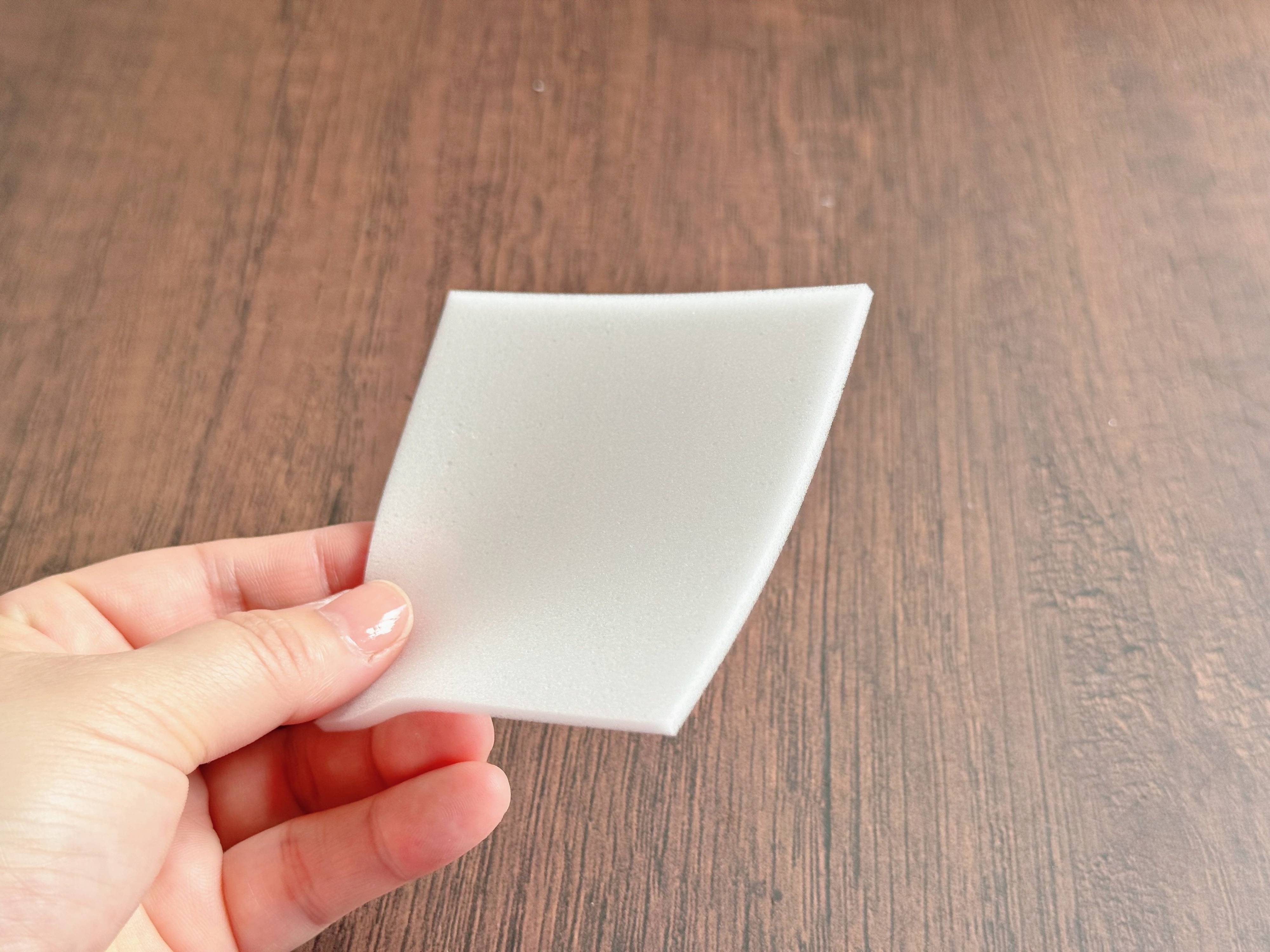 ありそうでなかった！シート状のメラミンスポンジ