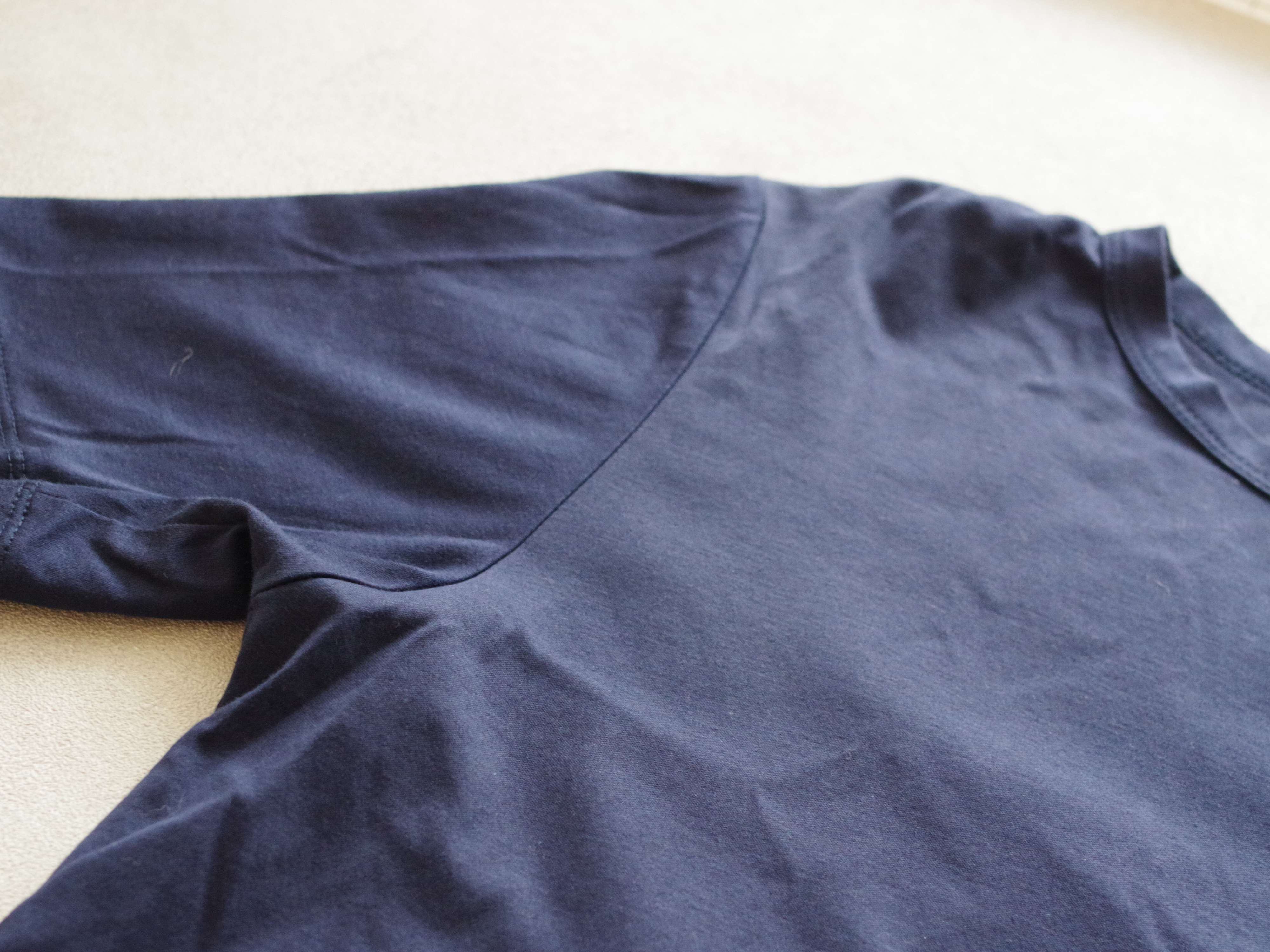 きれいめ・カジュアルも無地TシャツだけでOK!ひと工夫するだけで見違える方法とは?