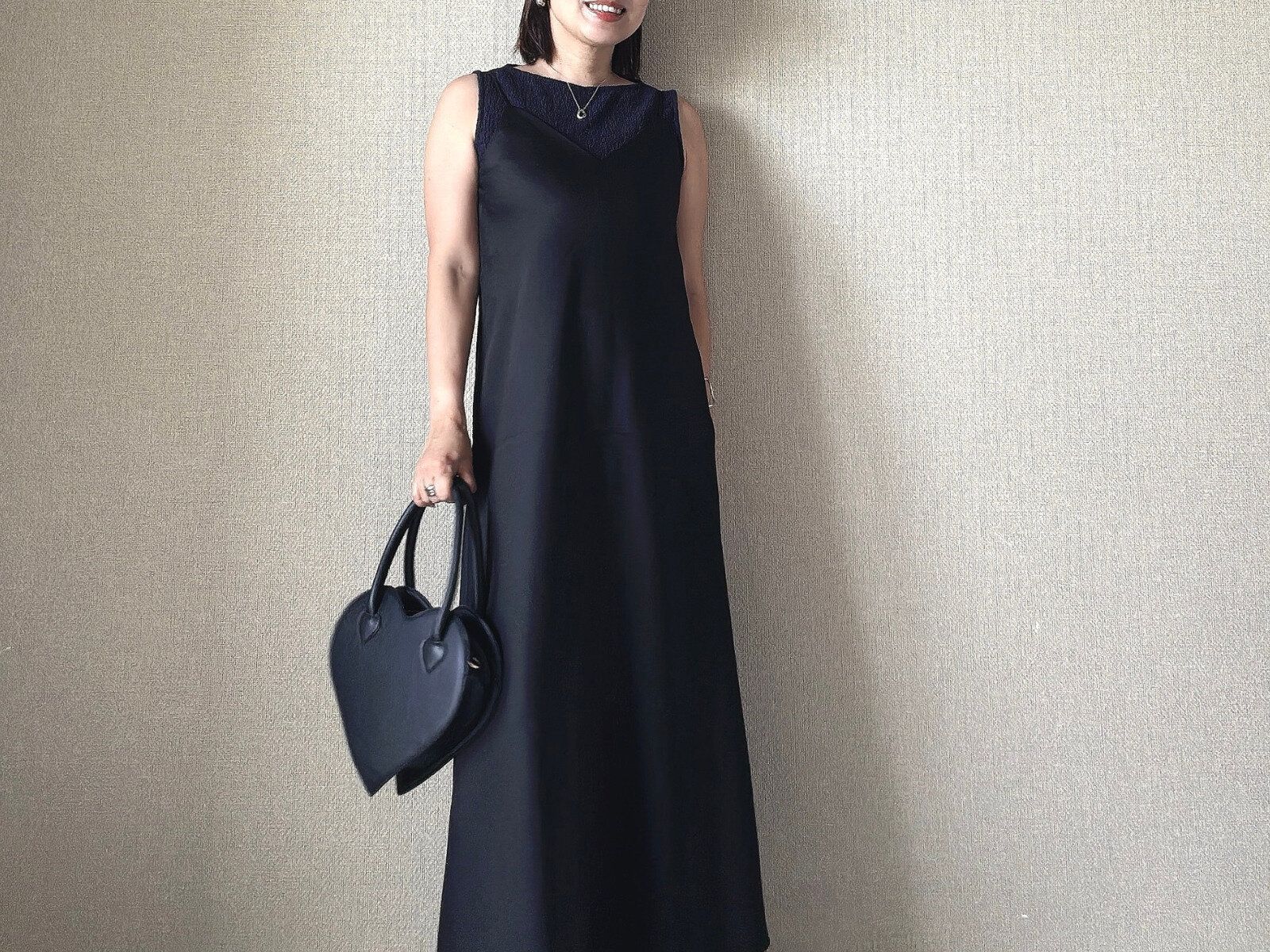 ユニクロ サテンキャミソールワンピース