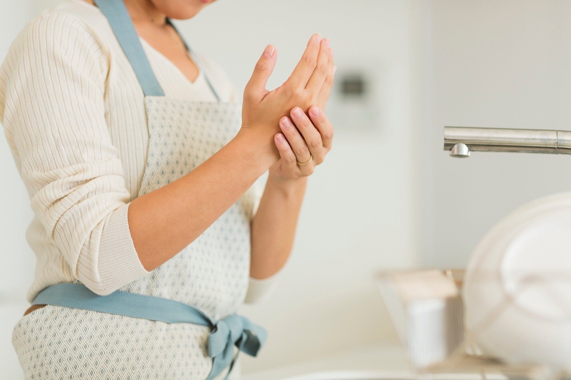 皮膚がはがれたり、老化が進むリスクも!?不足すると怖い栄養素って？