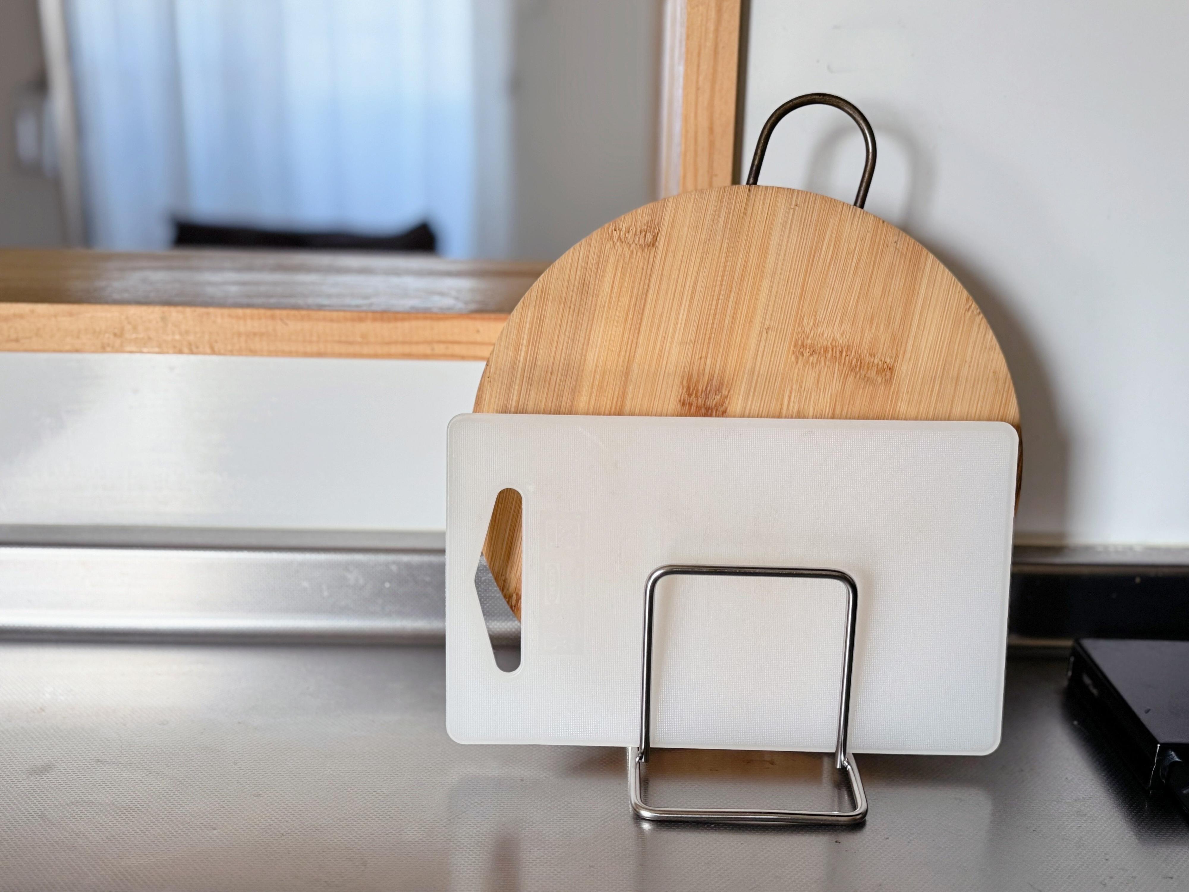 1．厚みが違うまな板を2枚立てられるから