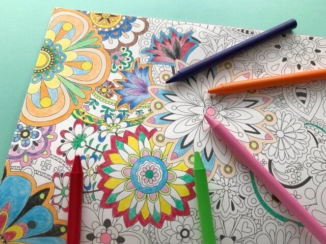 大人の塗り絵の人気商品17選！選び方のポイントから塗り方のコツまでご紹介！