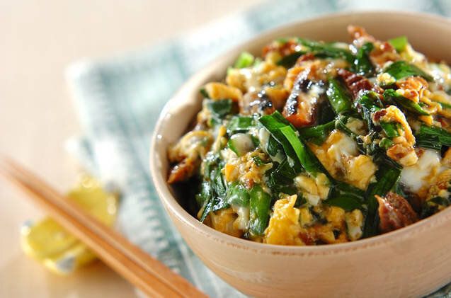サンマの缶詰とニラの卵とじ丼