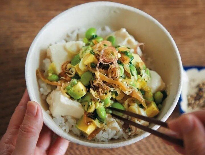 まさみさんのみょうがとアボカドの塩やっこ丼