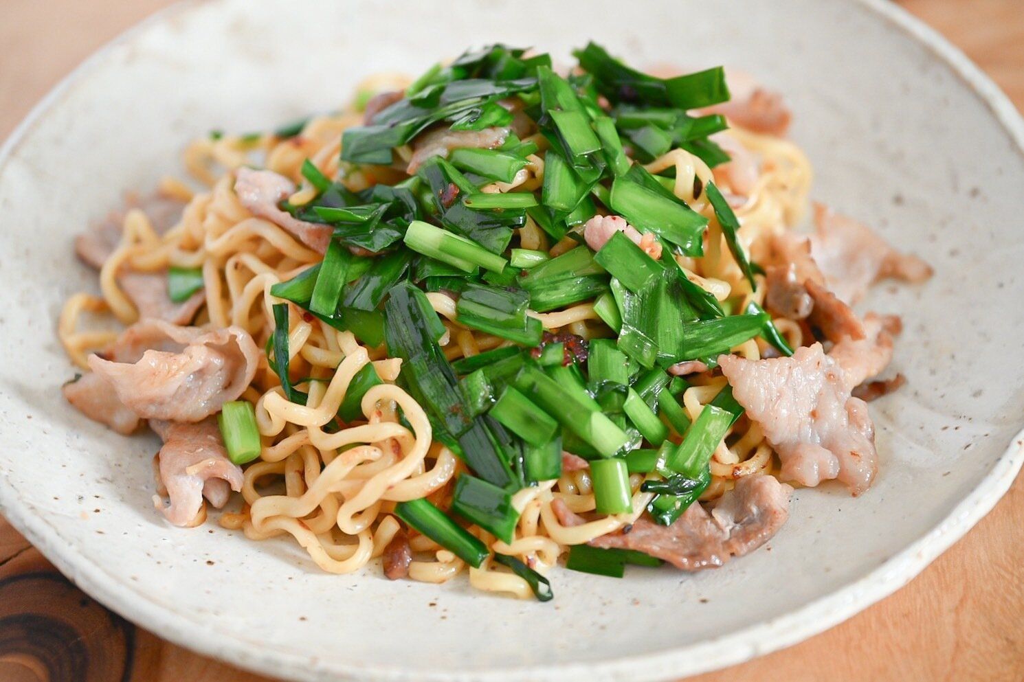 豚バラ肉とニラの焼きそば