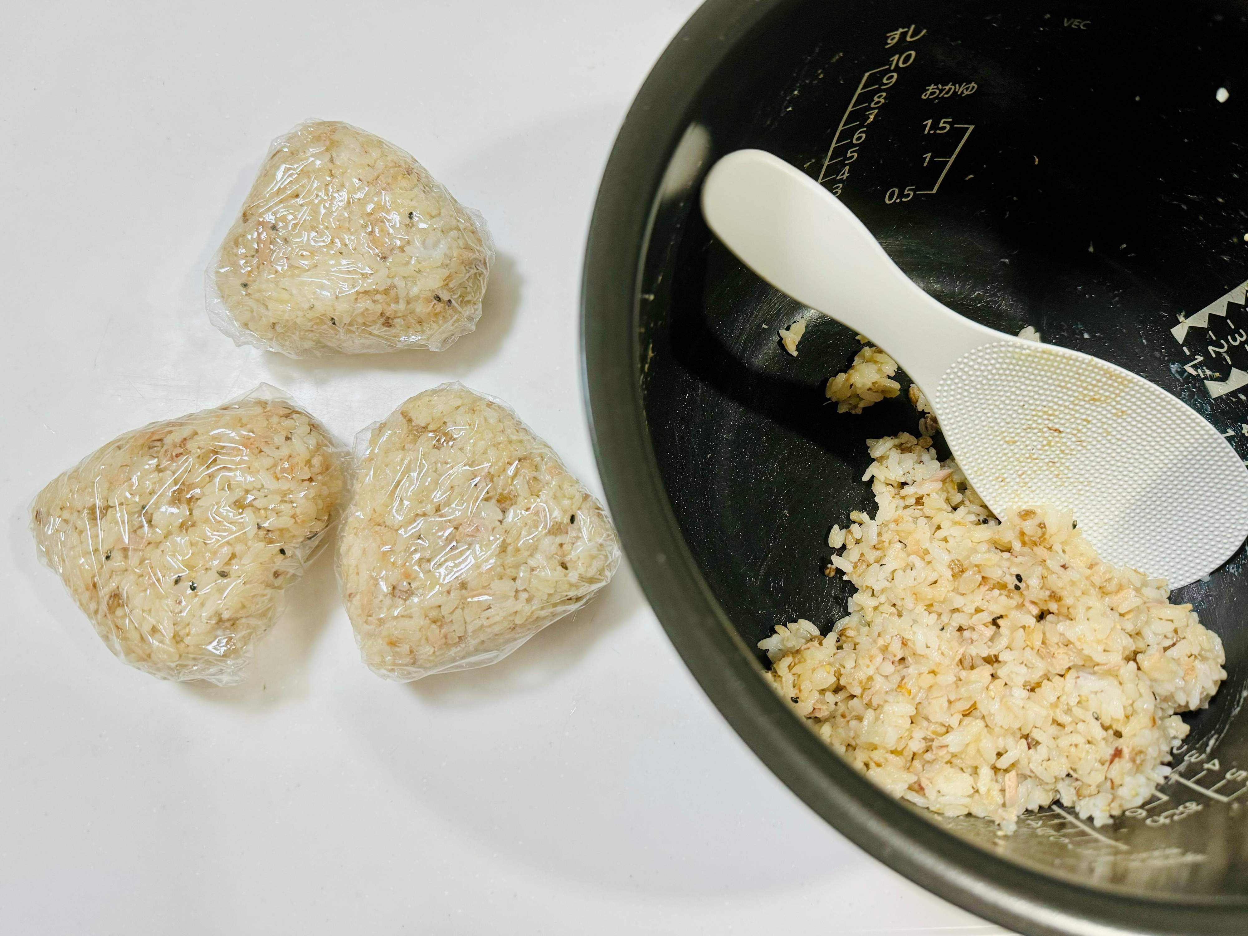 ごはんは多めに炊いておにぎりに
