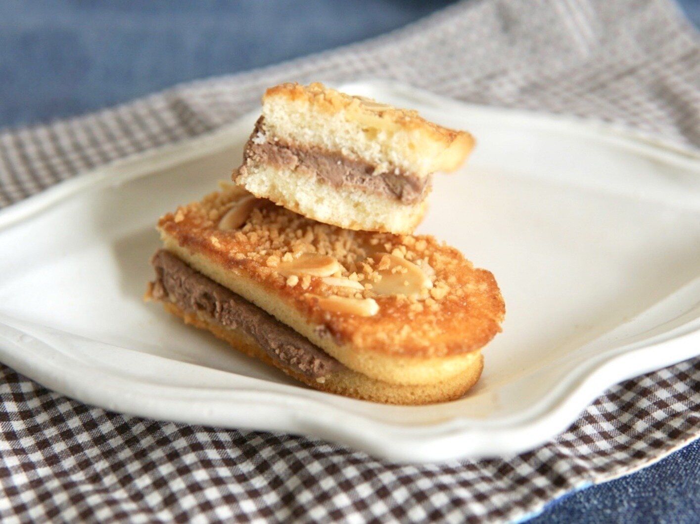 アーモンドクッキーサンド