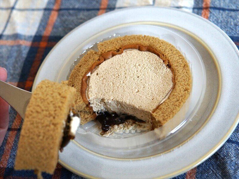 カフェラテロールケーキ