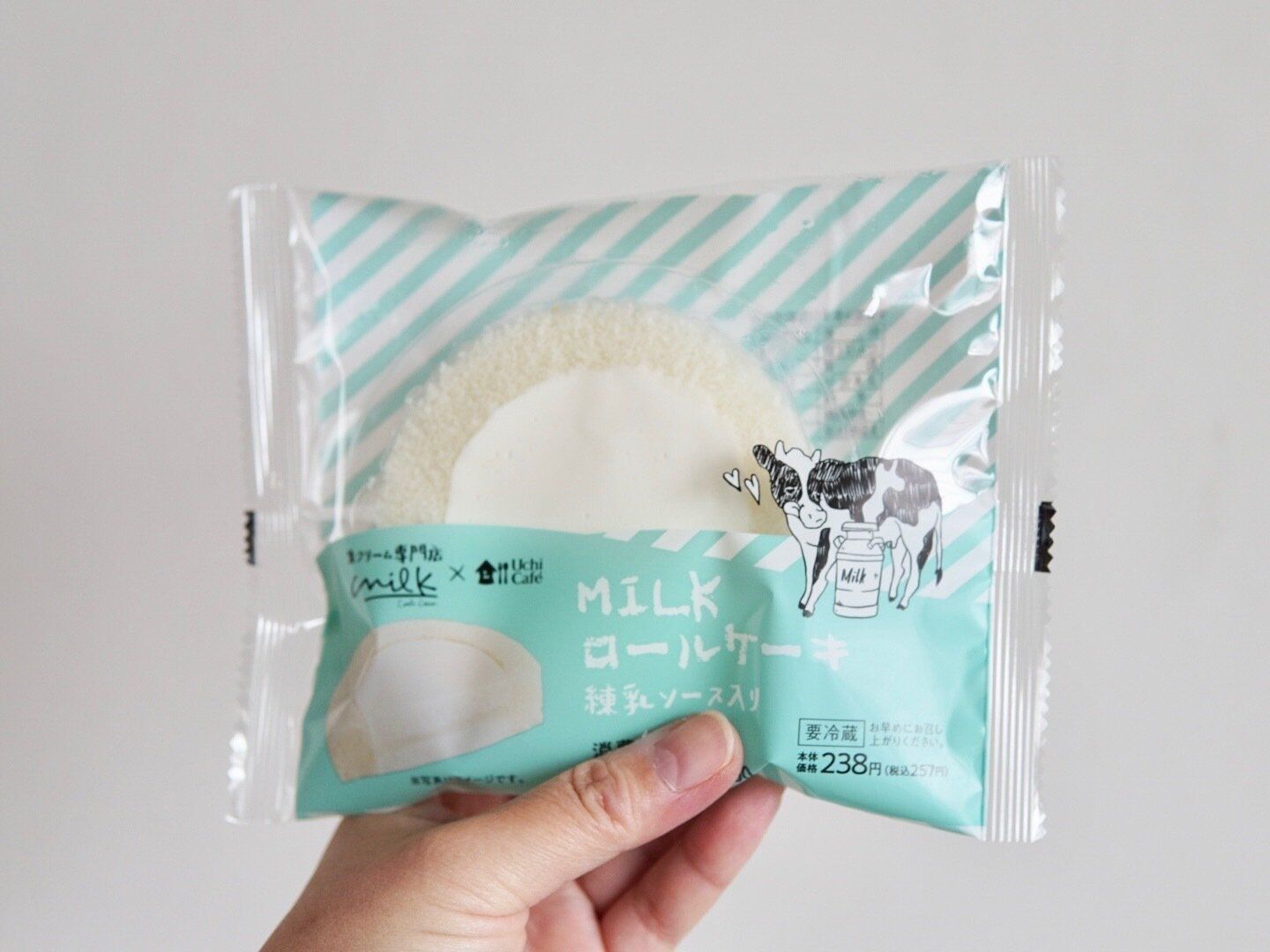 MILKロールケーキ(練乳ソース入り)