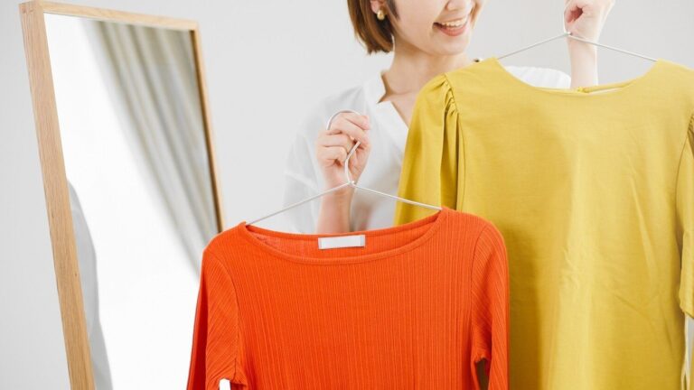 夏コーデでやっちゃダメ！「おば見え確実」なNGファッション3選